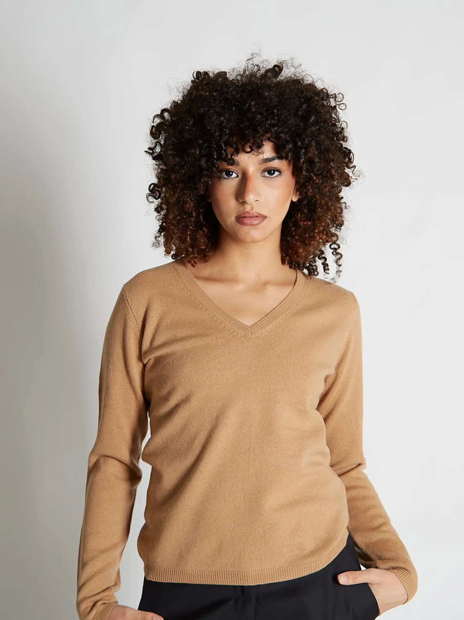 Femme Bruce Field Pull fermme col V en laine et cachemire jauge 12 Maeva