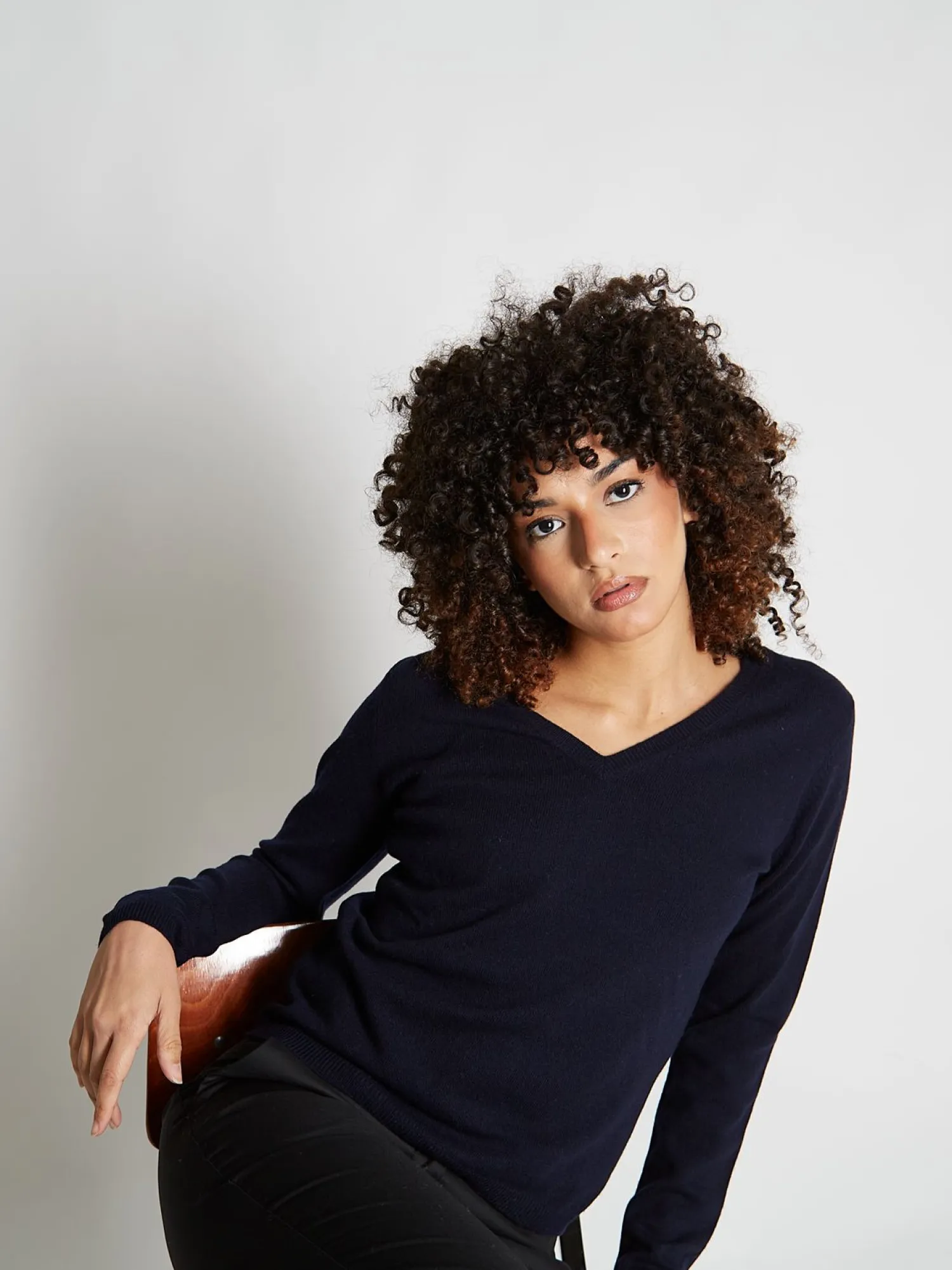 Femme Bruce Field Pull fermme col V en laine et cachemire jauge 12 Maeva